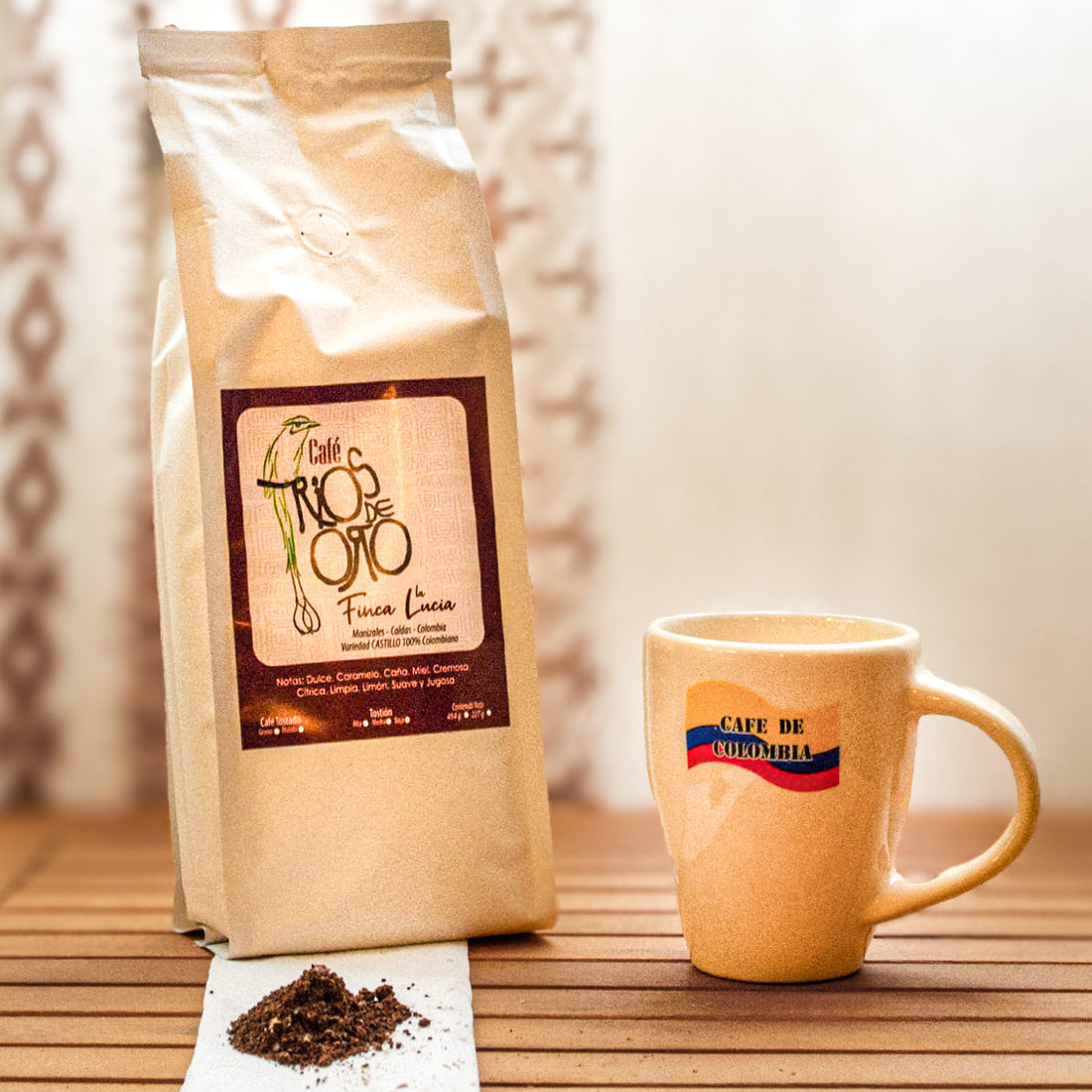 Kraft 1 lb Ríos de Oro coffee bag with ground coffee in front
